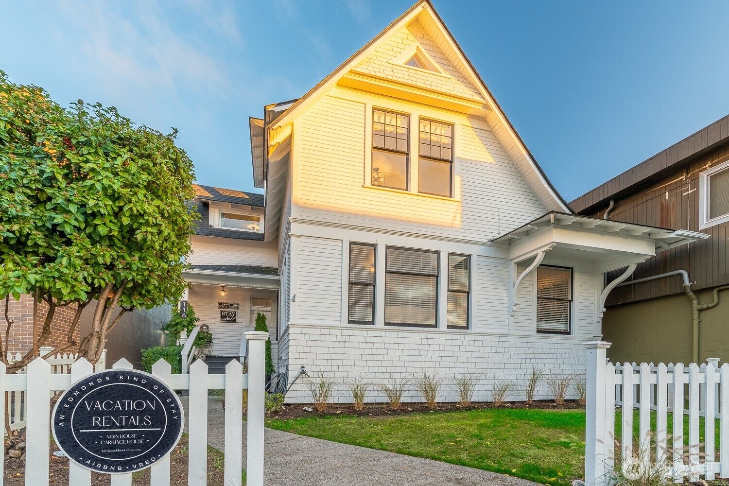 Property Photo:  116  4th Avenue N  WA 98020 