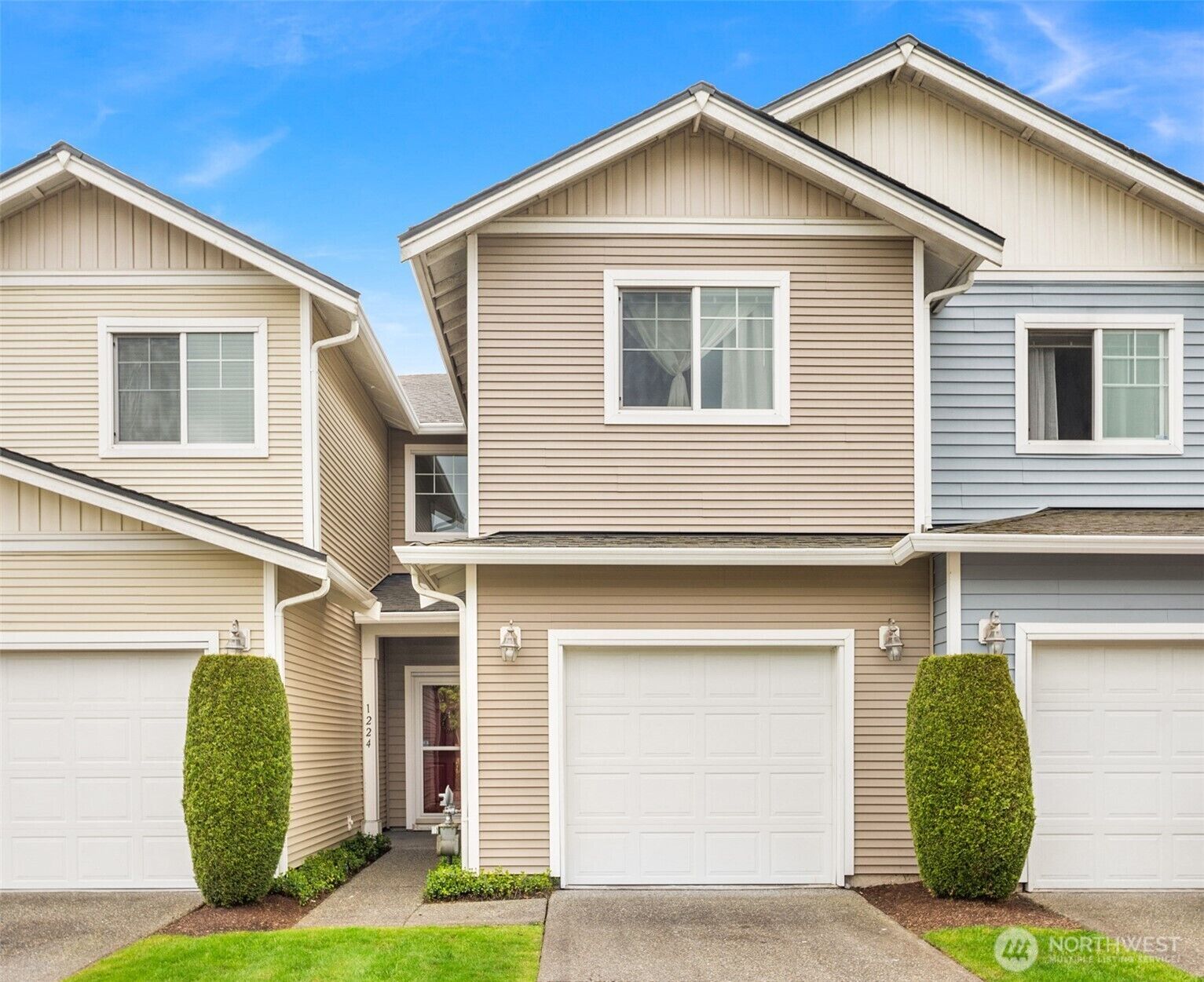 Property Photo:  1224  51st Place NE 104  WA 98002 