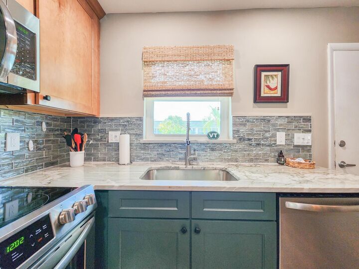 Property Photo:  2800 Indian River Boulevard 8  FL 32960 