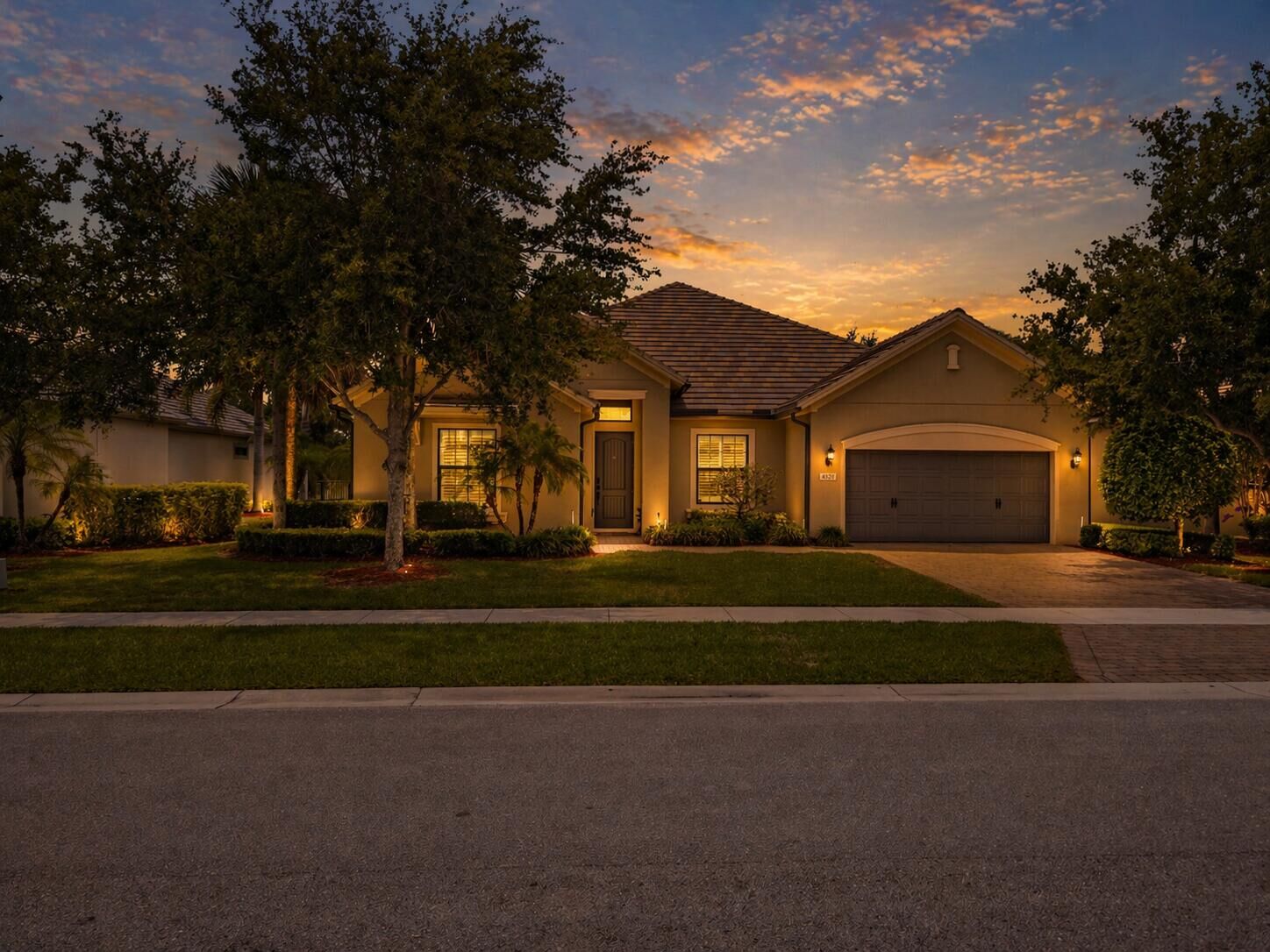 Property Photo:  4591 Siena Circle  FL 33414 