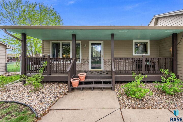 Property Photo:  1600 S Hillview Rd  SD 57110 