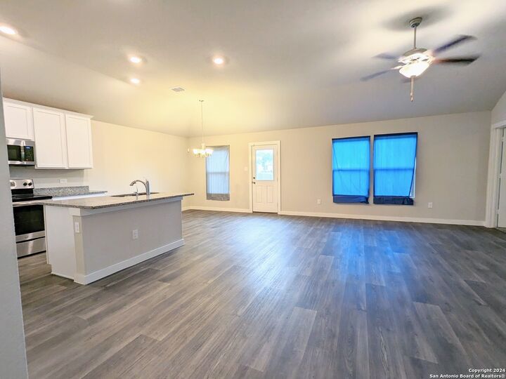 Property Photo:  5543 Coral Vly  TX 78242 