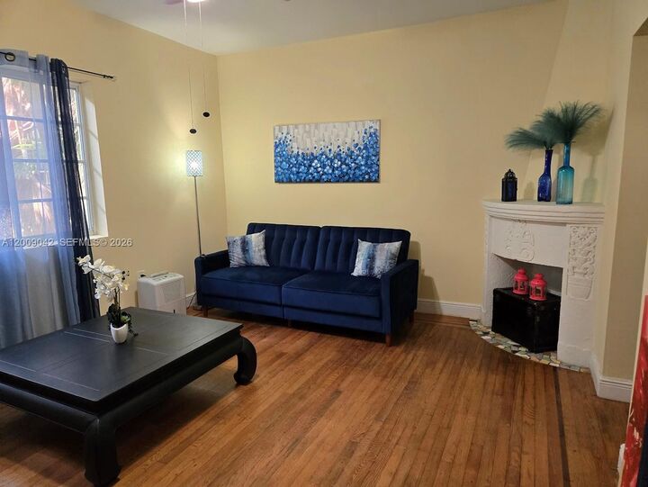 Property Photo:  1219 Meridian Ave 2  FL 33139 