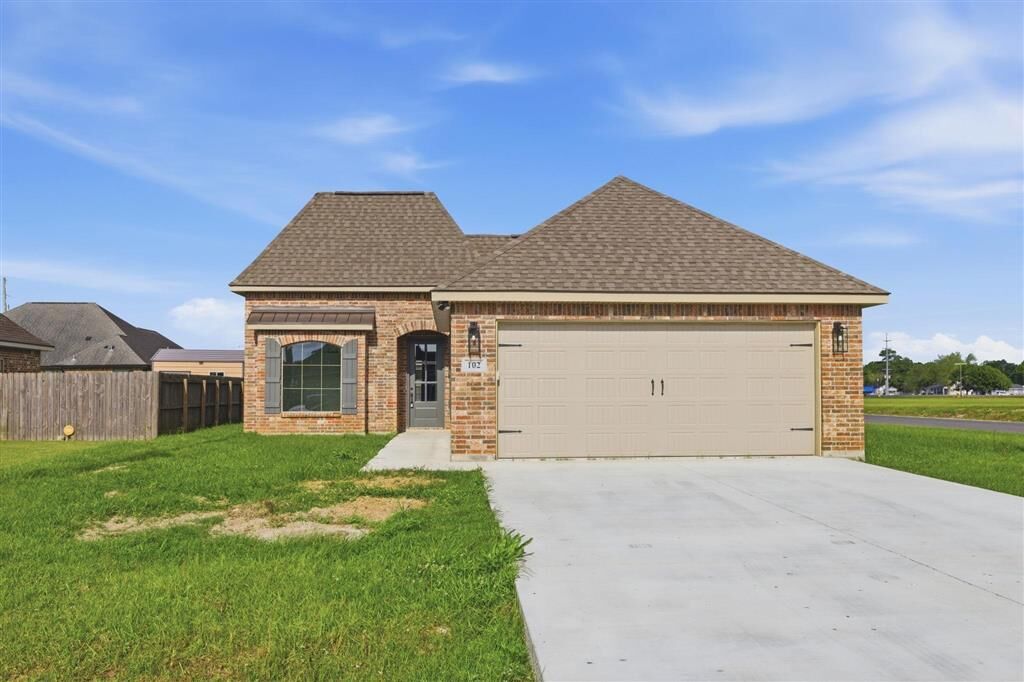 Property Photo:  102 Mayhaw Street  LA 70647 