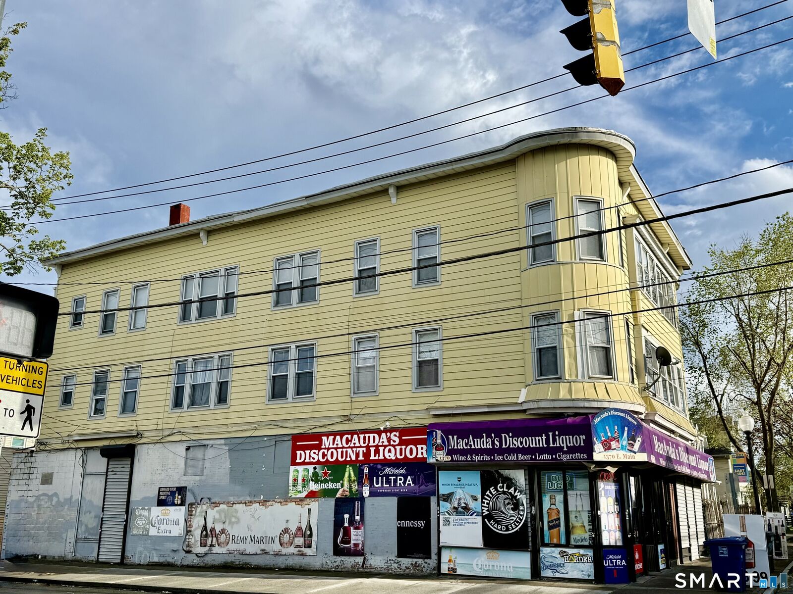 Property Photo:  1368-1370 East Main Street  CT 06608 