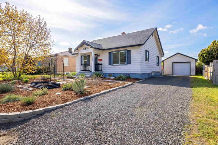 Property Photo:  1109 W Nebraska Ave  WA 99205 