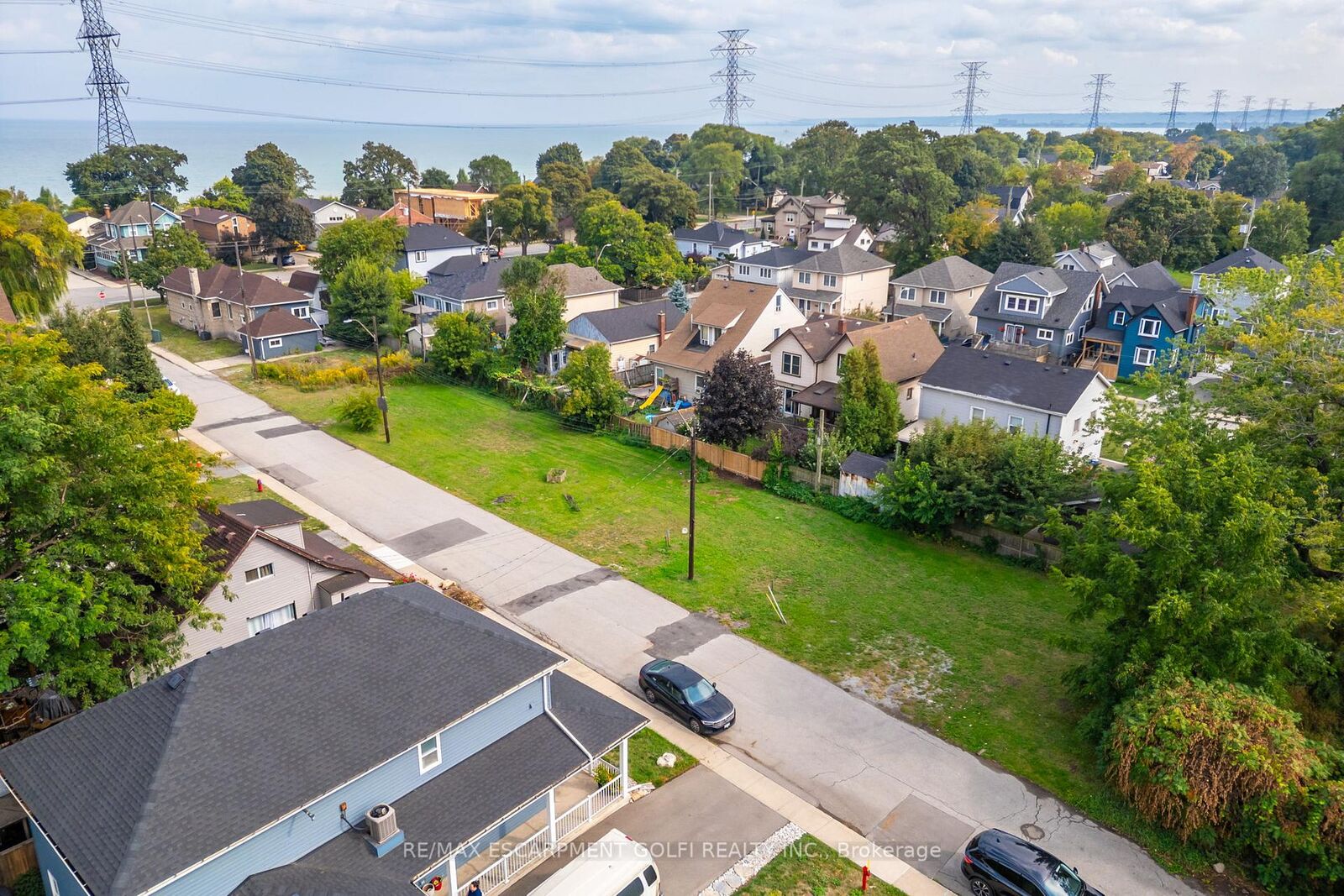 Property Photo:  10 Knapmans Drive  ON L8H 7E8 