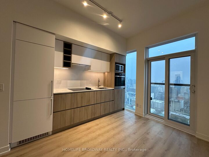 Property Photo: 319 Jarvis Street Ph5 ON M5B 0C8