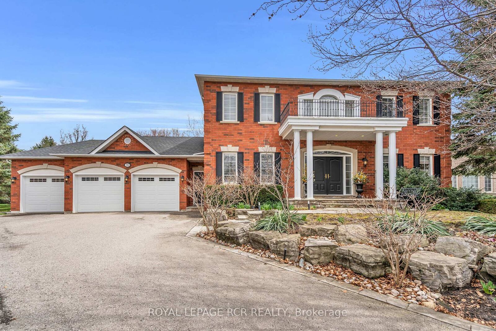 Property Photo: 70 English Daisy Court ON L0J 1C0