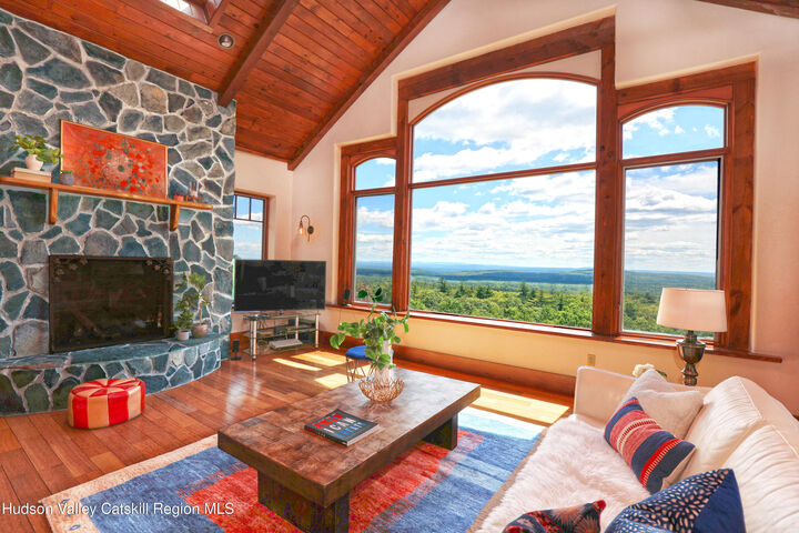 Property Photo:  21 Ori'S View  NY 12477 