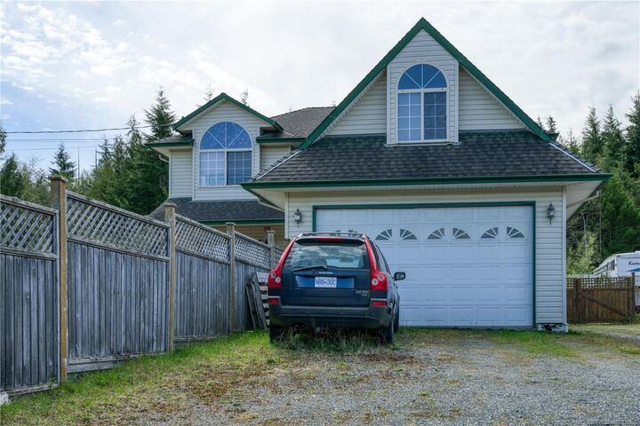 Property Photo: 5000 Beaver Harbour Rd BC V0N 2P0