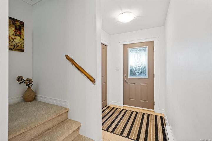 Property Photo: 827 Arncote Ave #105 BC V9B 0C6