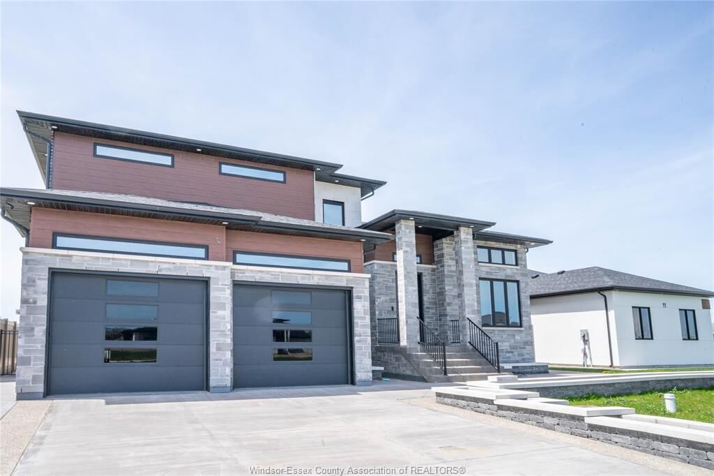 Property Photo: 9 Cypress Pointe ON N8H 0C7