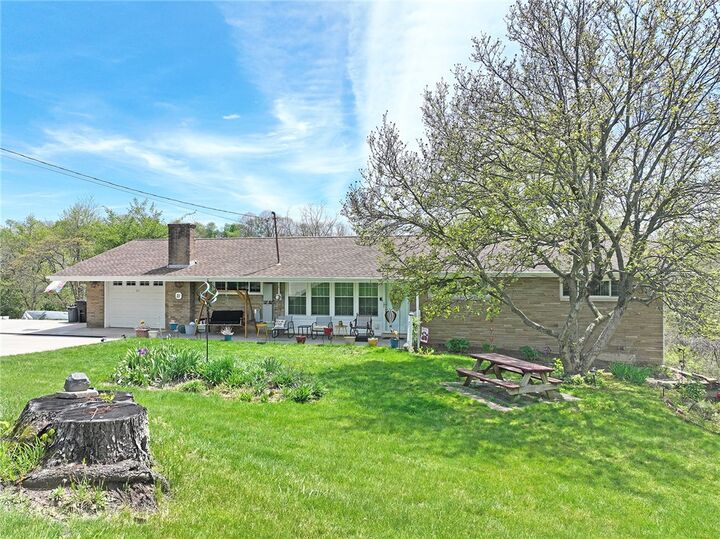 Property Photo:  21 Robin Rd  PA 15136 