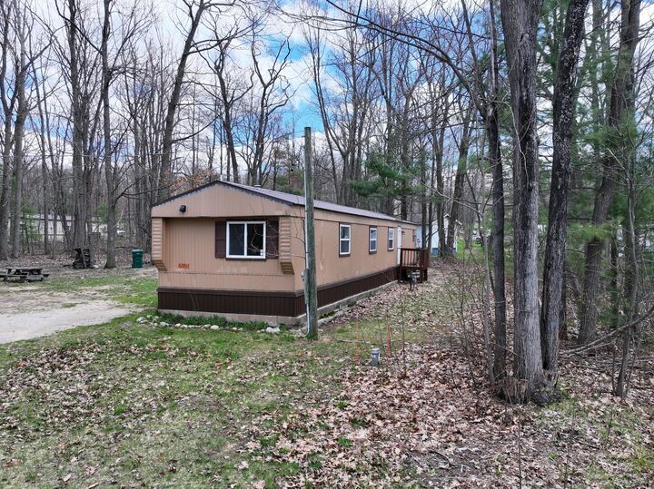 Property Photo:  6091 Kellogg Drive  MI 49735 