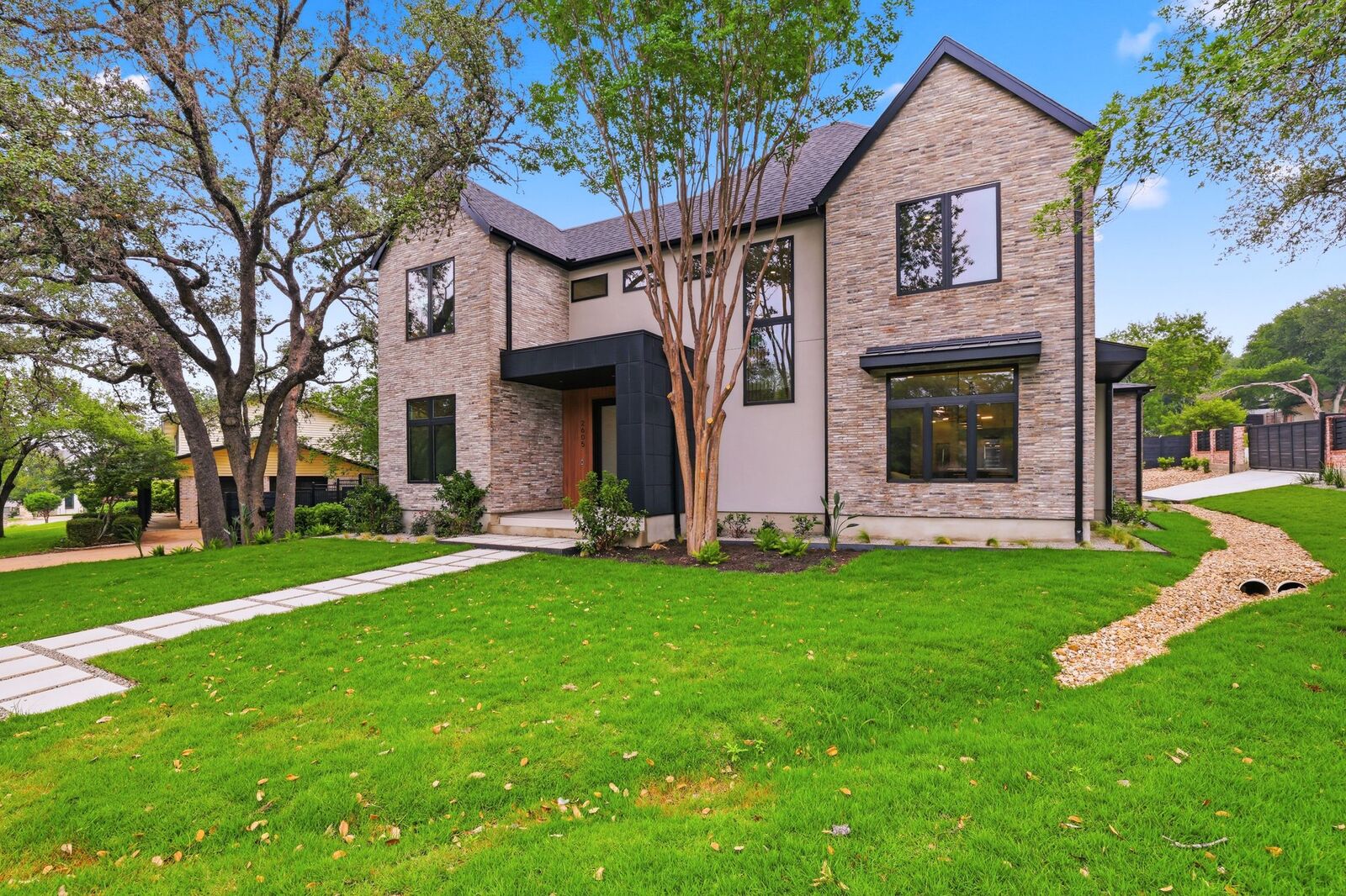 Property Photo:  2605 Forest Bend Drive  TX 78704 