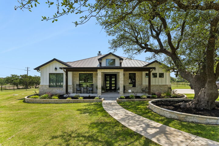 Property Photo:  111 Craigen Road  TX 78642 