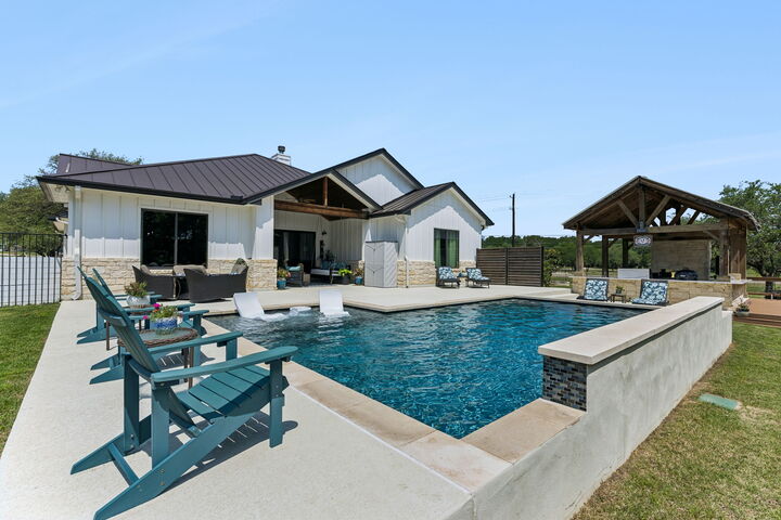Property Photo:  111 Craigen Road  TX 78642 
