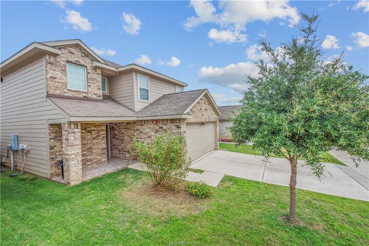 Property Photo: 2049 Oakwood Forest Drive TX 77803