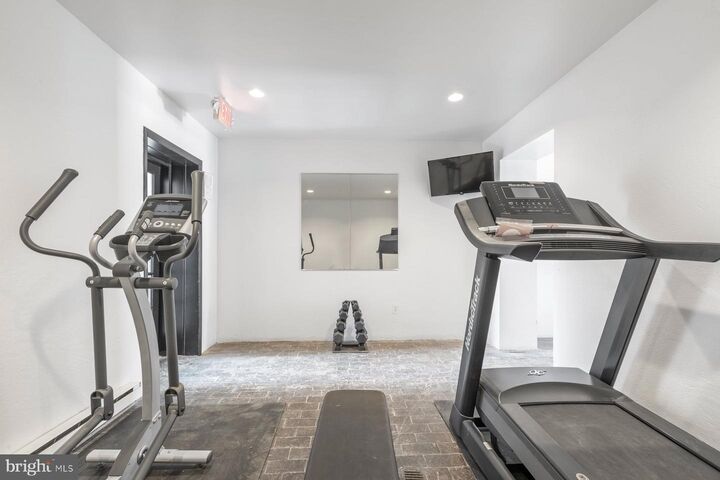 Property Photo: 207 S Patrick Street 301 VA 22314