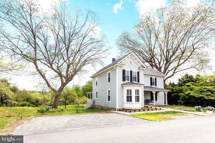 Property Photo:  558 Gay St  VA 22747 