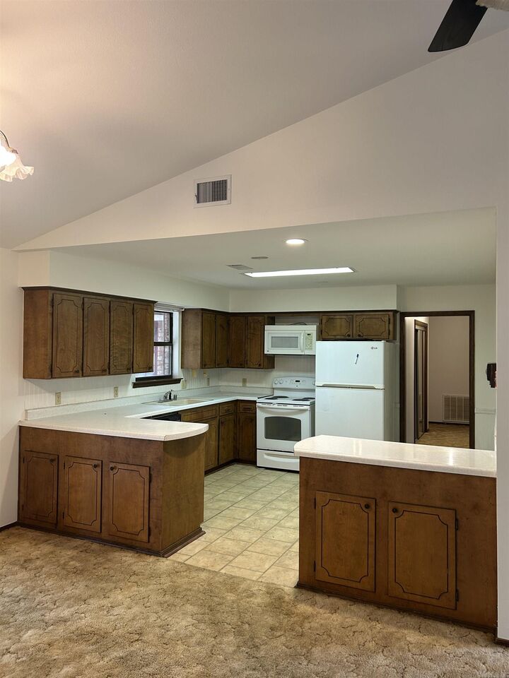 Property Photo:  11 Kensington Drive  AR 72034 