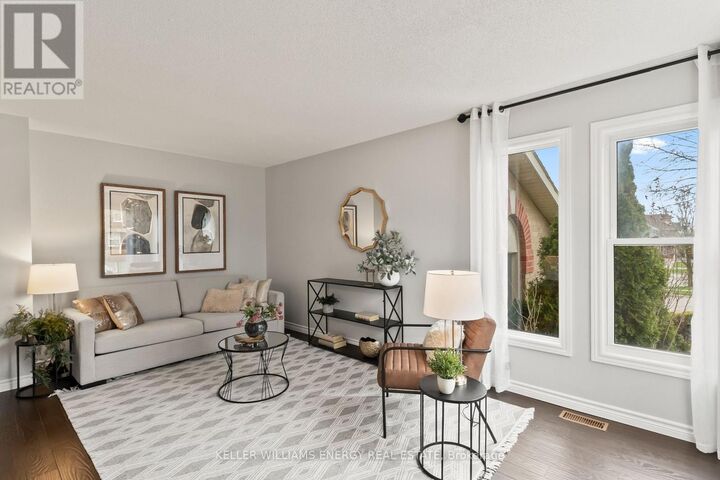 Photo de la propriété:  62 Woodstone Place  ON L1R 1S8 