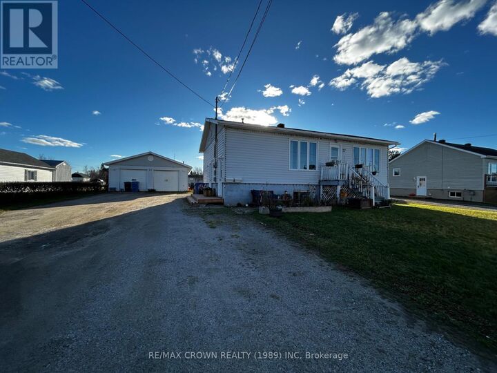 Property Photo:  37 De L'Etang Boulevard  ON P5N 2M6 