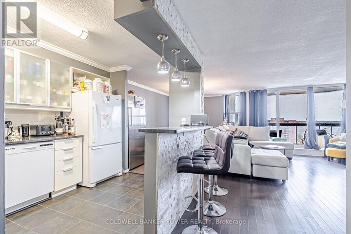 Photo de la propriété:  323 Colborne Street 1604  ON N6B 3N8 