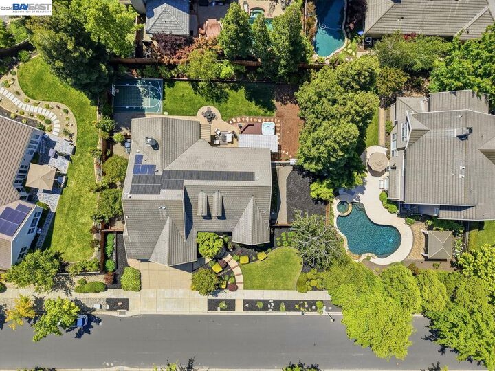 Property Photo:  453 Old Oak Rd  CA 94550 