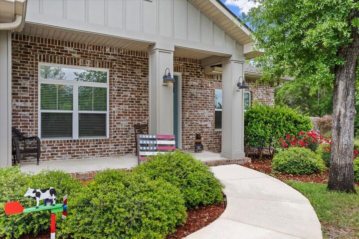 Property Photo:  98 Star Drive  FL 32547 