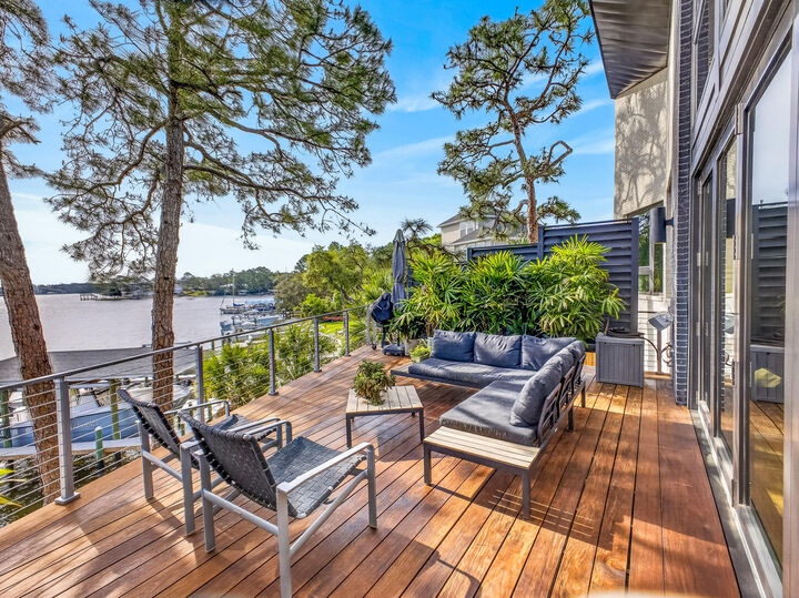 Property Photo: 296 S Bayshore Drive FL 32580