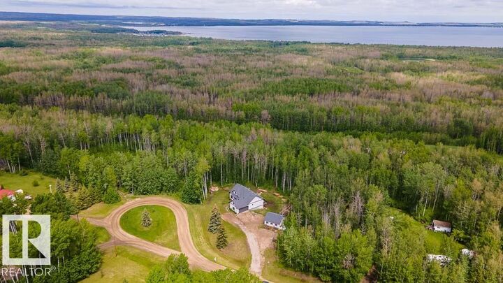 Property Photo: 465070 Rge Road 20 AB T0C 2V0