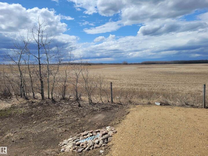 Property Photo:  Twp 605 RR 455  AB T9N 2G3 