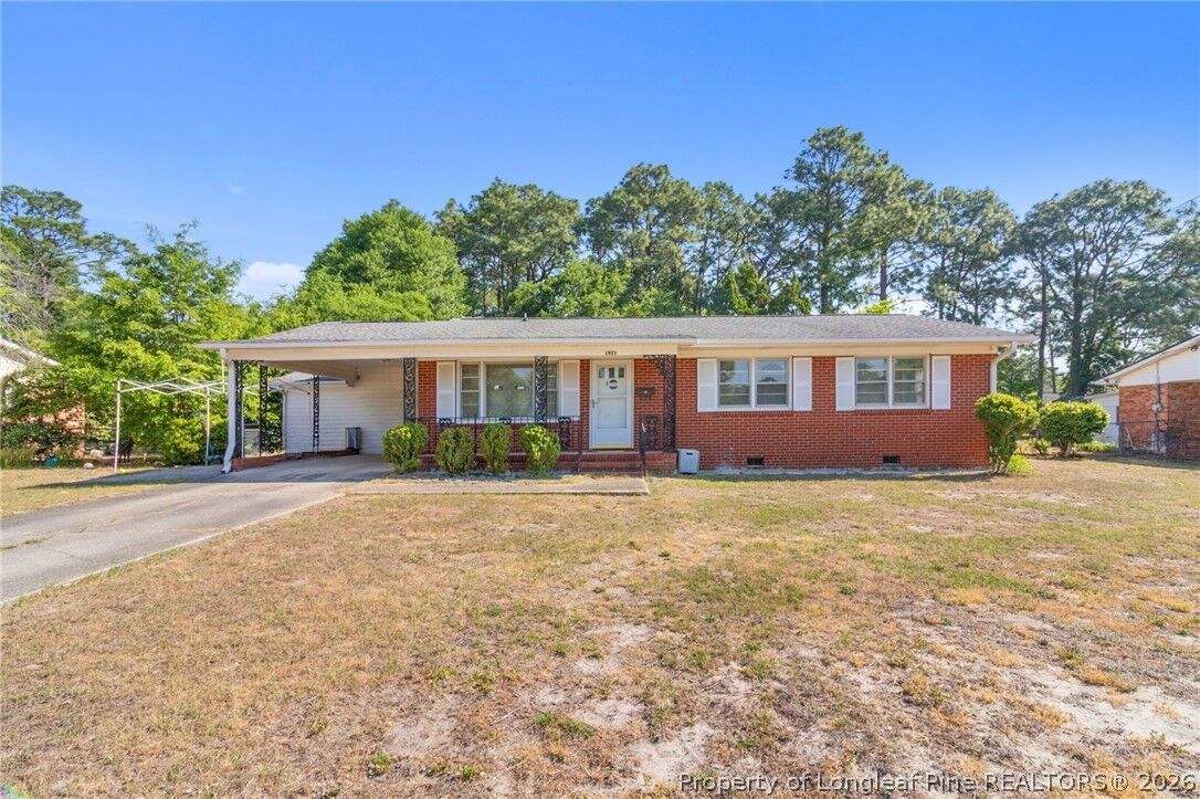 Property Photo:  1921 Wyatt Street  NC 28304 