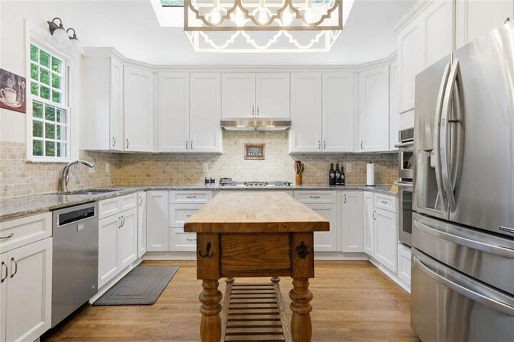 Property Photo:  211 Cabin Creek Court  GA 30189 