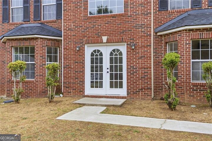 Property Photo: 1592 Rogers Crossing Drive GA 30058