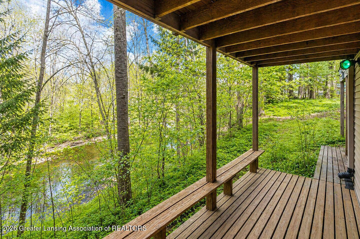 Property Photo:  2061 Hamilton Road  MI 48864 