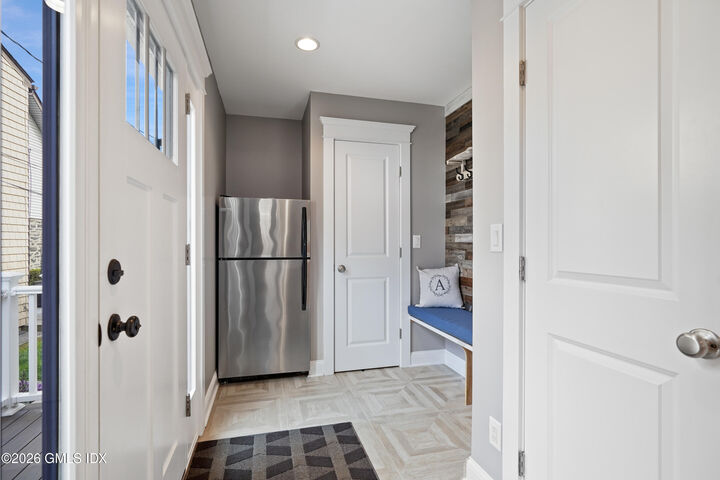 Property Photo:  18 Moshier Street  CT 06831 