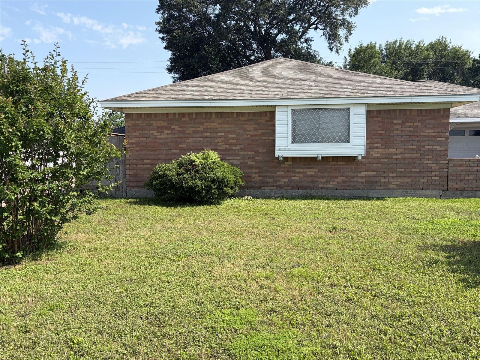 Property Photo:  234 E Edgebrook Drive  TX 77034 