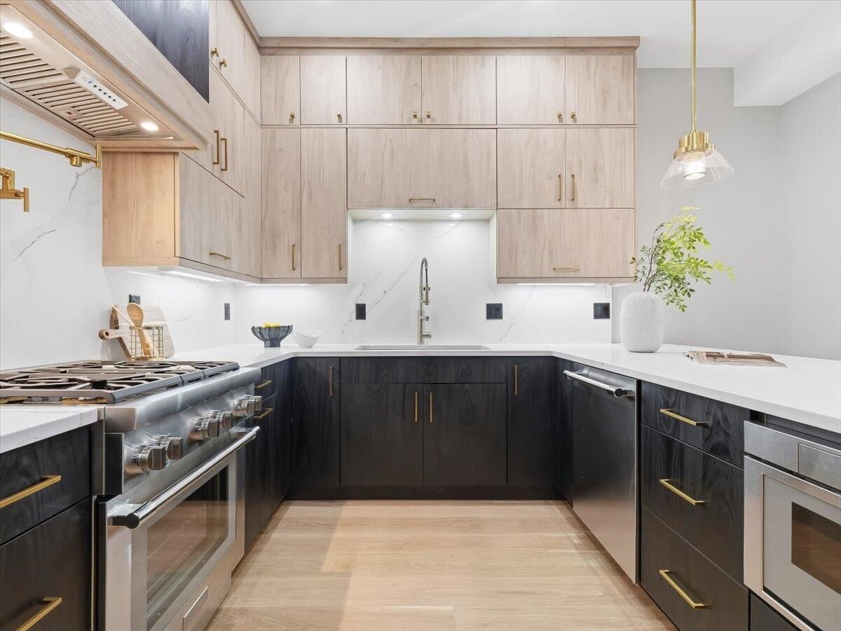 Property Photo:  134 Hancock Ave 1  NJ 07307 