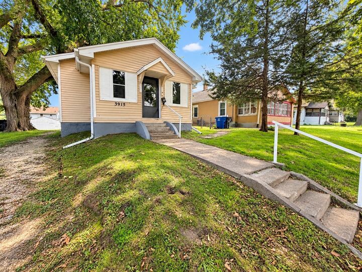 Property Photo: 3915 3rd Street IA 50313