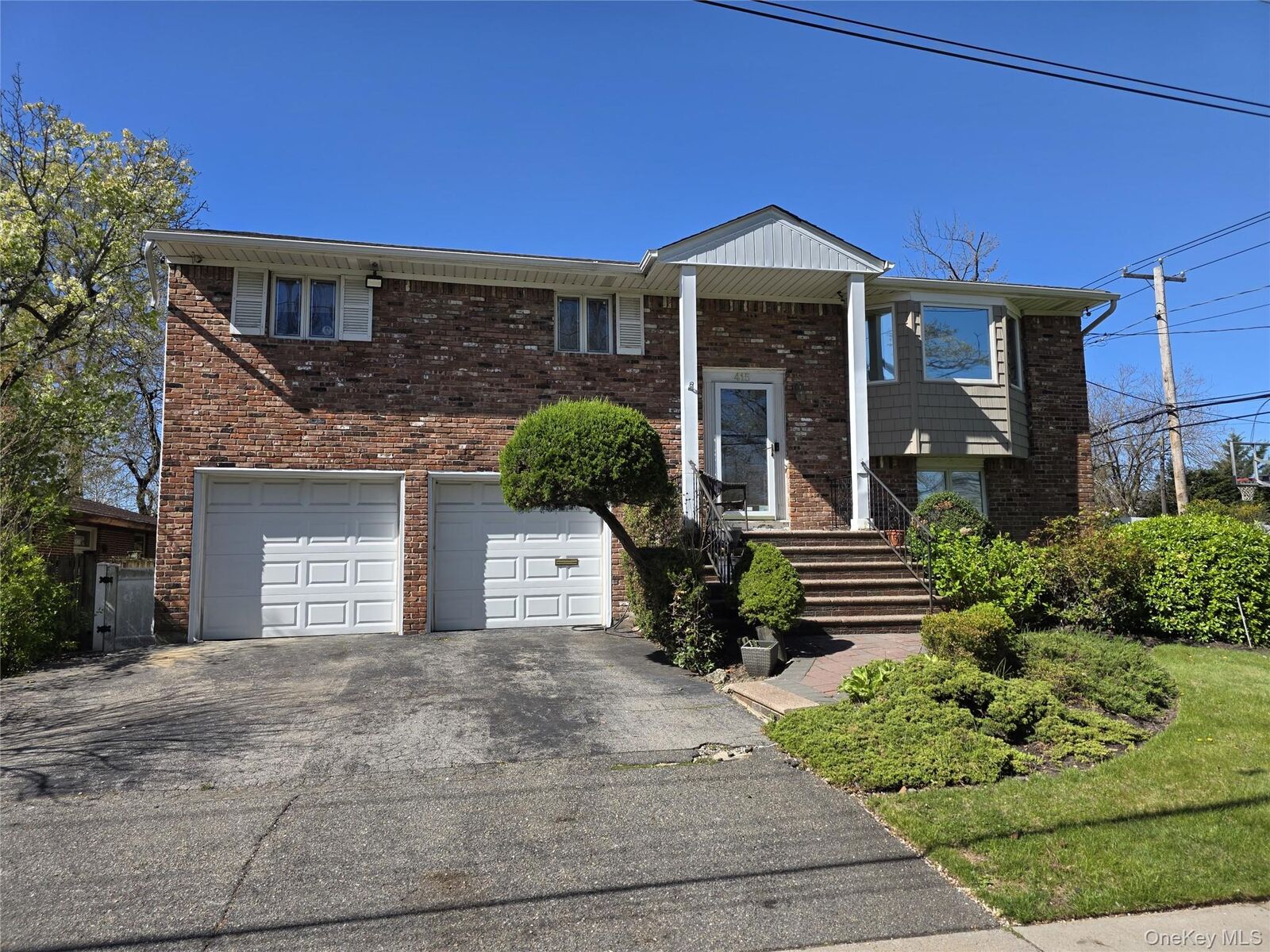 Property Photo:  415 Yale Avenue  NY 11598 