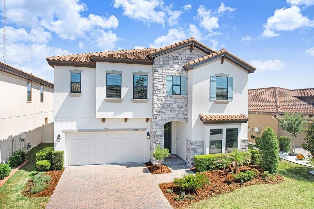 Property Photo:  11239 Fish Eagle Drive  FL 33569 