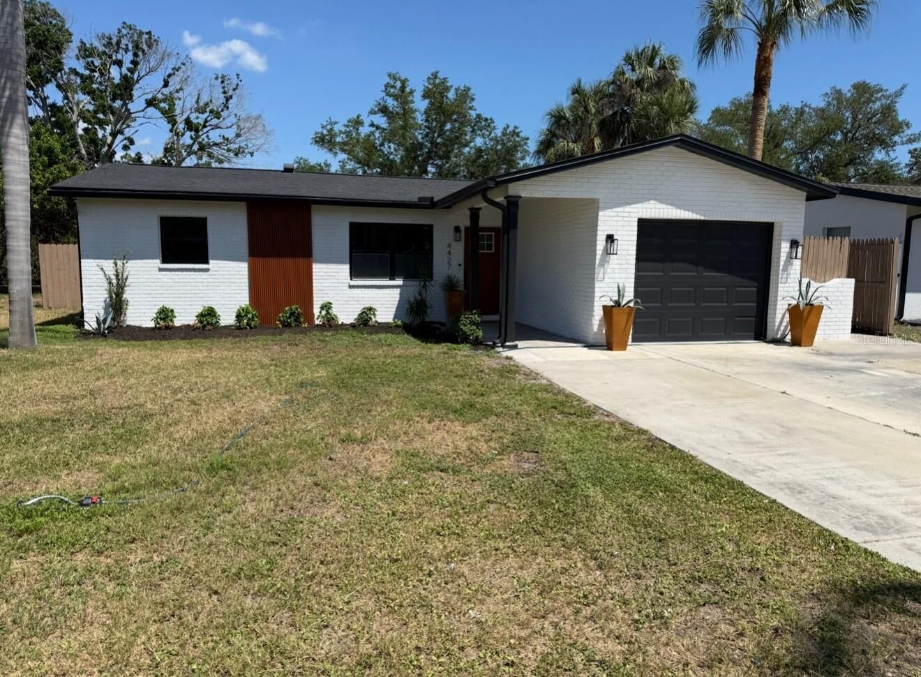 Property Photo:  4427 Huntington Street NE  FL 33703 