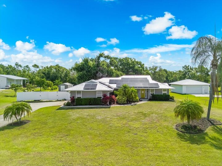 Property Photo:  1821 Racimo Drive  FL 34240 