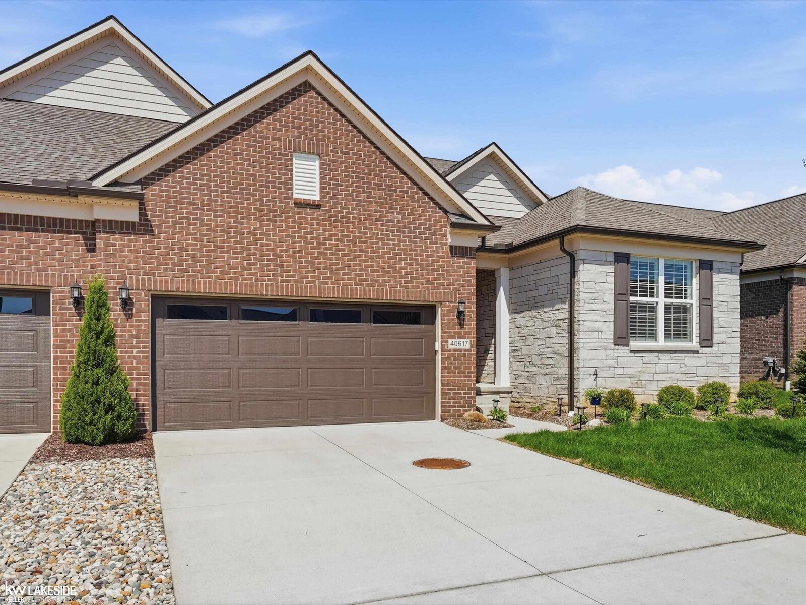 Property Photo:  40617 Tulip Trce  MI 48036 