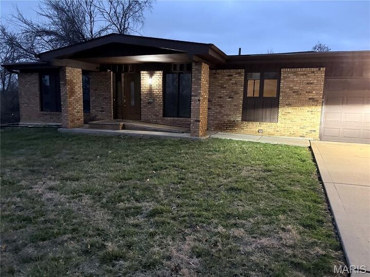 Property Photo:  3029 Imperial Drive  MO 63303 