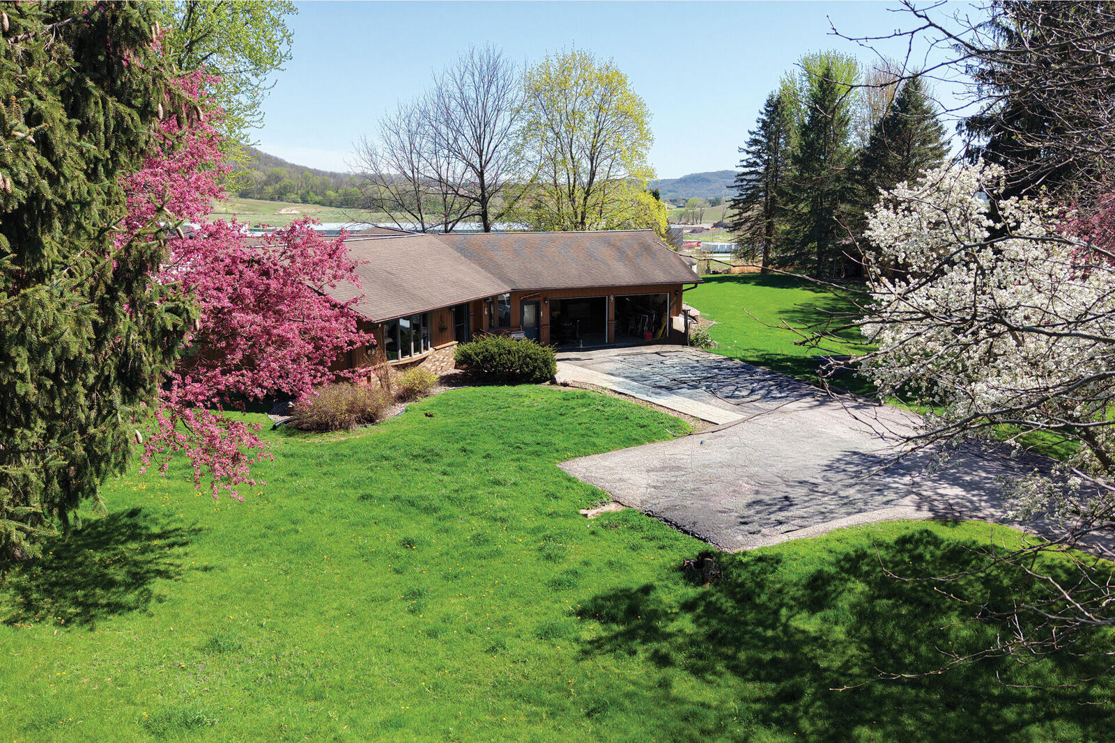 Property Photo:  N4650 Crestwood Ln  WI 54650 