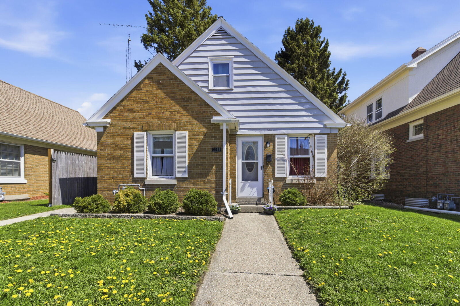 Property Photo:  2045 Quincy Ave  WI 53403 